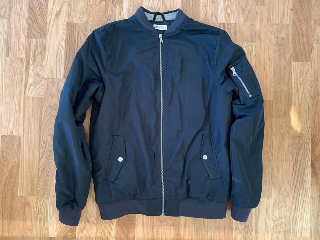 H&M tamnoplava Spitfire jakna za djecu veličine 170