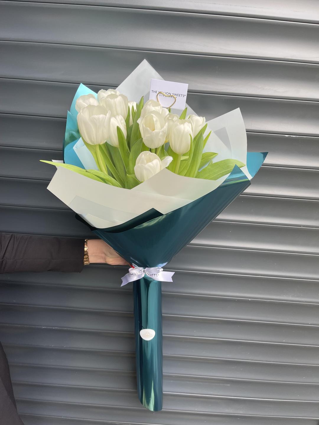 Buket sa TULIPANIMA