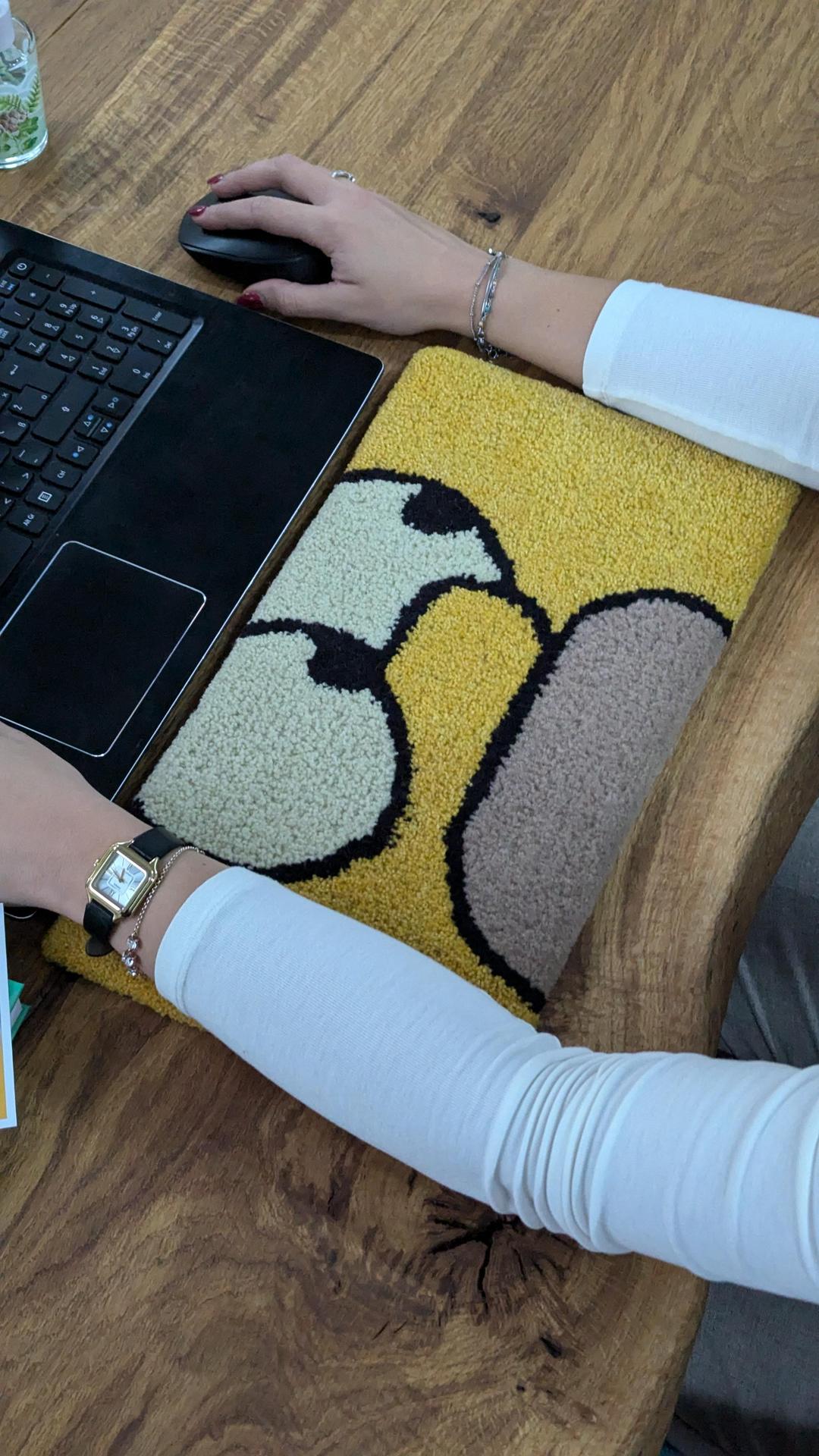 Homer's Wrist Rest