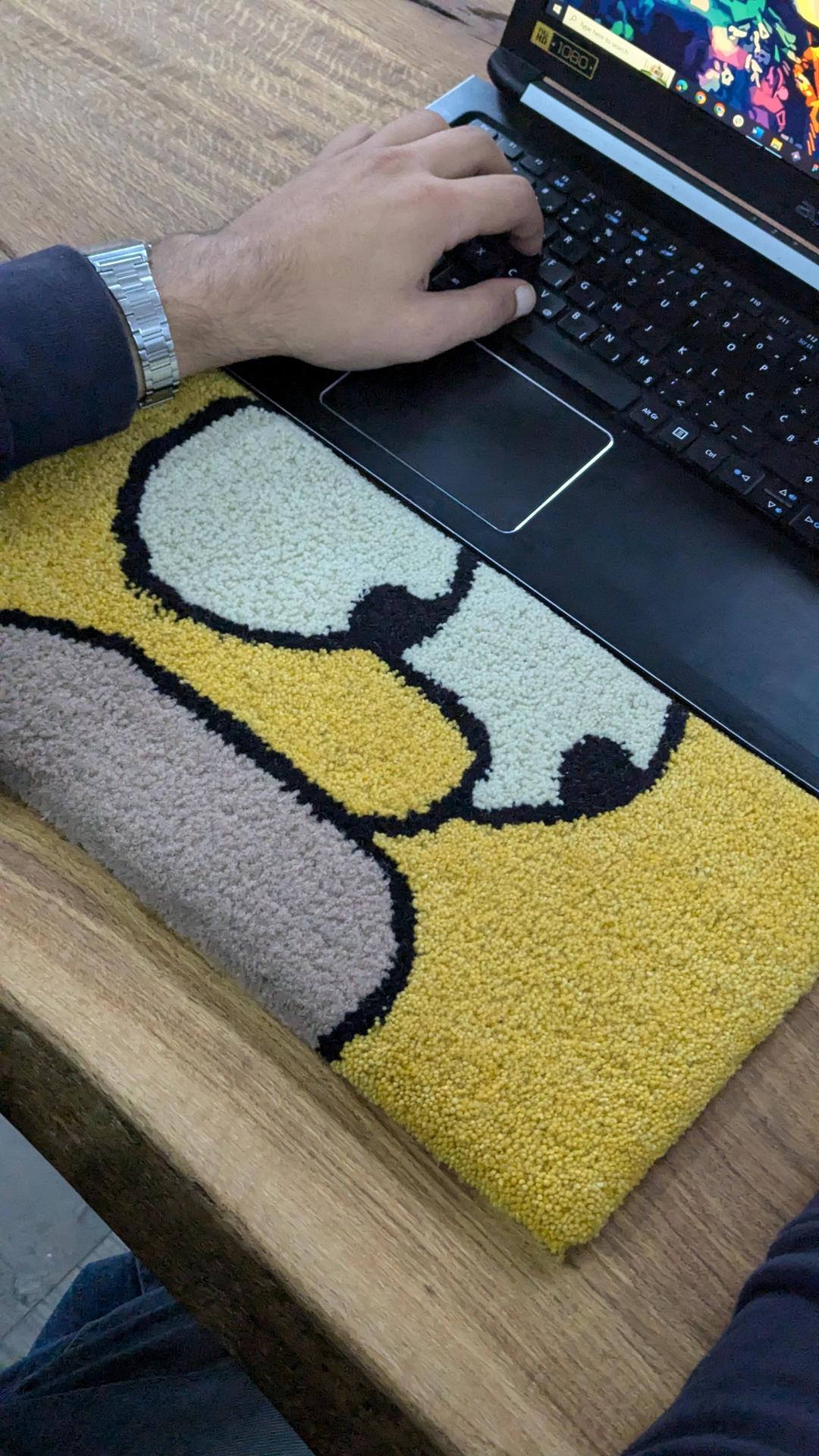 Homer's Wrist Rest